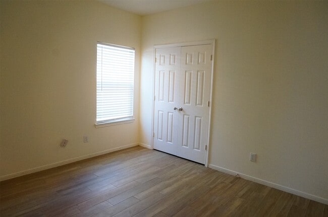 Building Photo - 2514 Hawks Rd