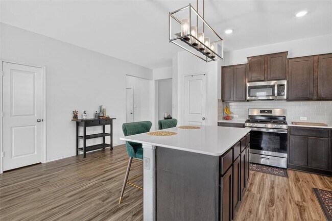 Building Photo - 1301 Blackhaw Ln