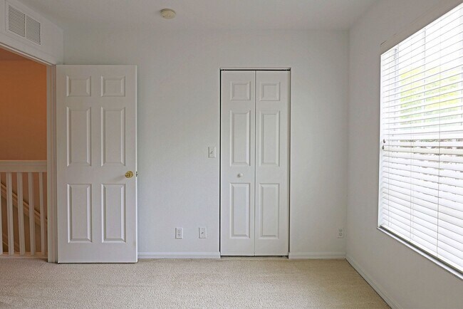 Building Photo - Cypress Landing  10066