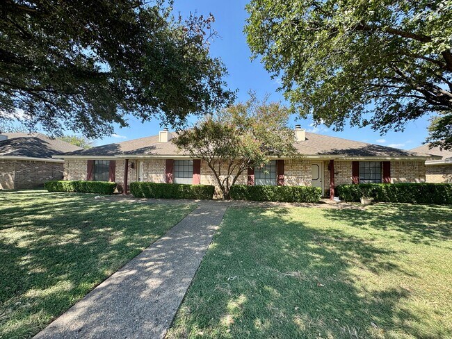 Primary Photo - Duplex