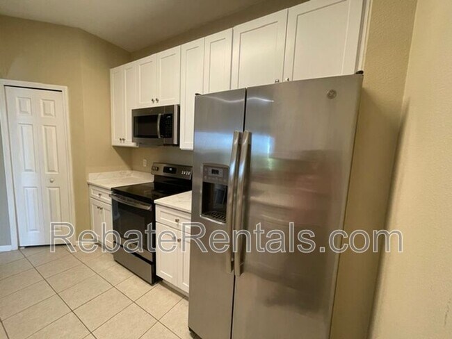 Building Photo - 7801 Point Meadows Dr