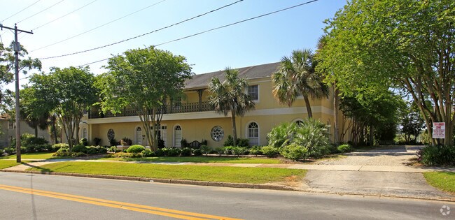 Primary Photo - Pi Phi
