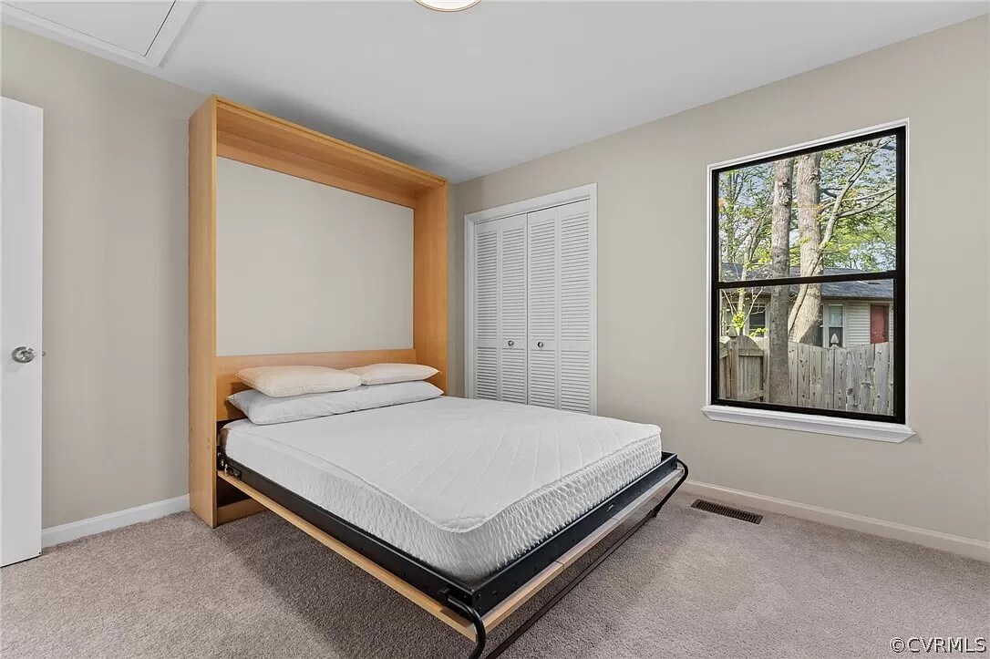 Building Photo - 3805 Dogwood Ave