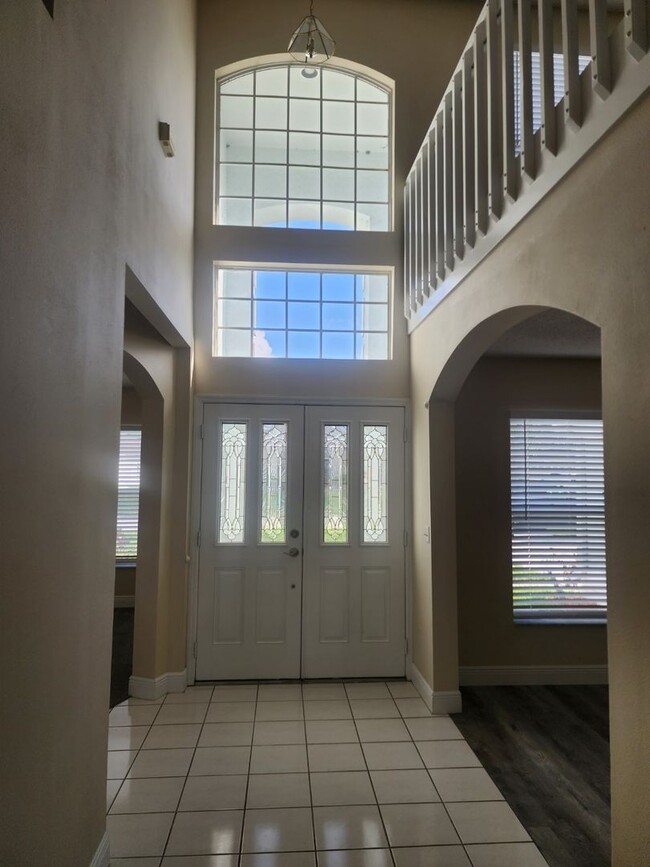 Building Photo - Spacious 3bed/2.5 bath Home in Orlando