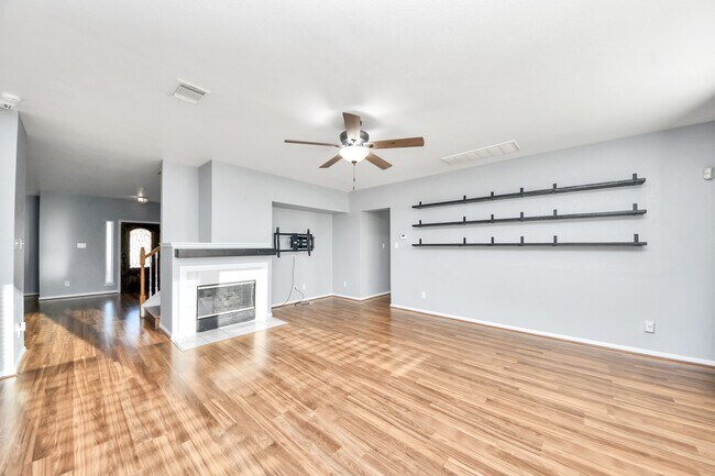 Building Photo - 16319 Autumn Leigh Dr