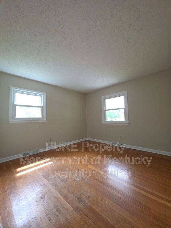 Building Photo - 1123 Gainesway Dr