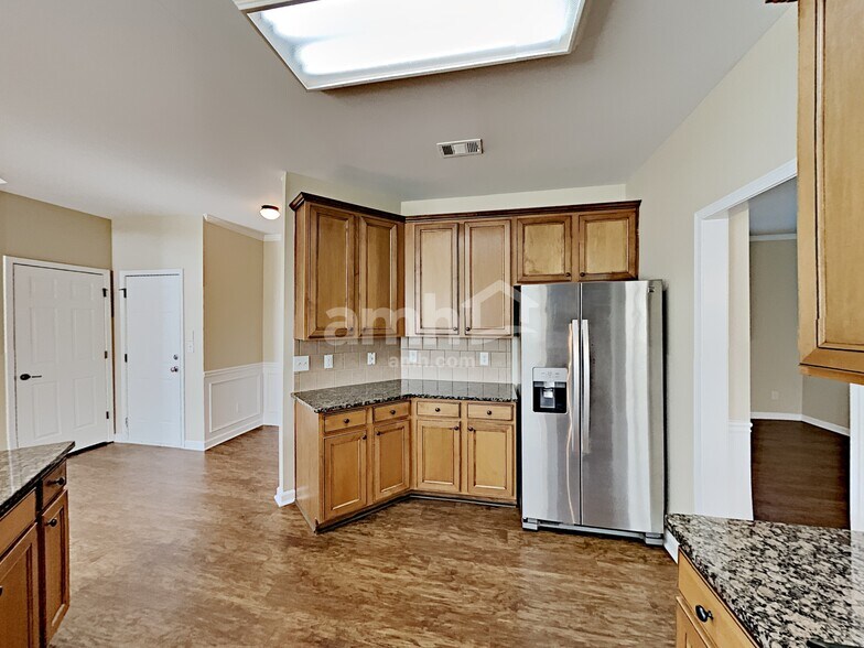 Building Photo - 3215 Thimbleberry Trail