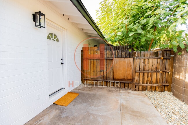 Building Photo - 2812 N 17th Pl