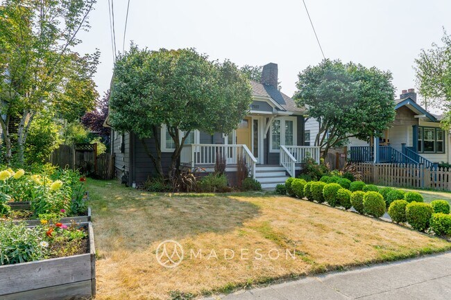 Building Photo - 7522 9th Ave NE