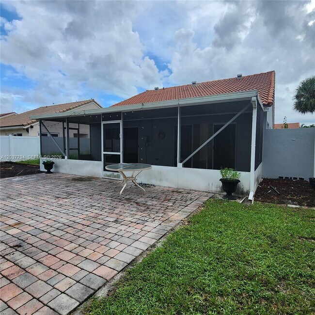 Building Photo - 10180 Fanfare Dr