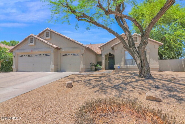 Building Photo - 360 S Pineview Dr