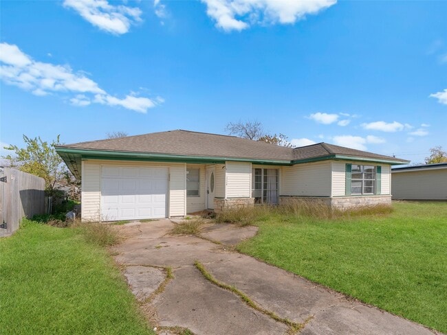 Building Photo - 1114 W 11th St