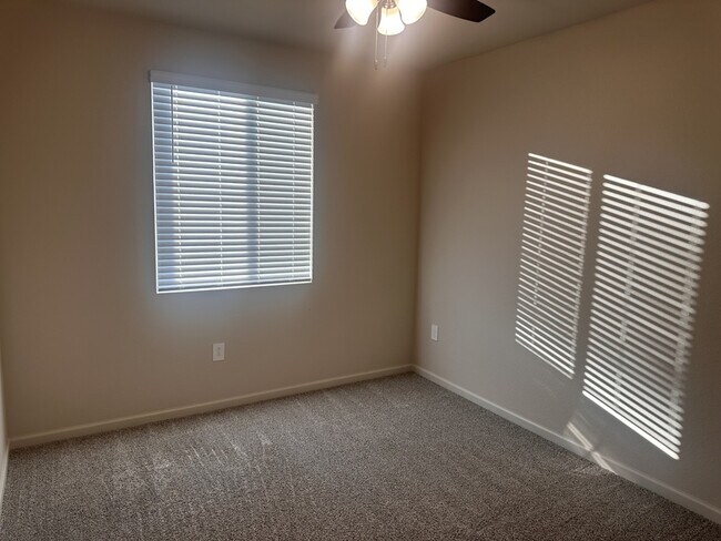 Building Photo - 1750 Yukon Territory Ave