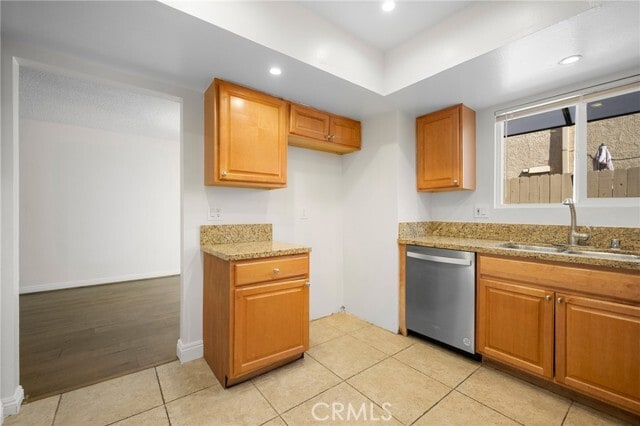 Building Photo - 10260 Plainview Ave