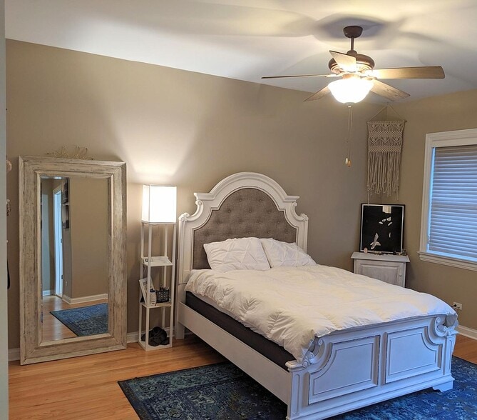 Building Photo - 2632 N Halsted St