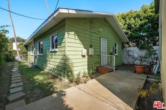 Building Photo - 546 San Juan Ave