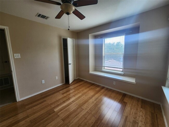 Building Photo - 9417 Edmundsbury Dr