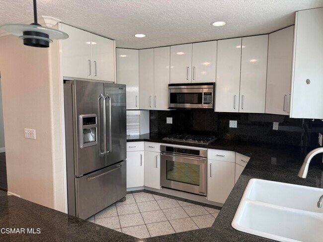 Building Photo - 1275 Willsbrook Ct
