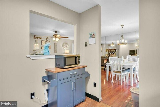 Building Photo - 213 Steeplechase Ct