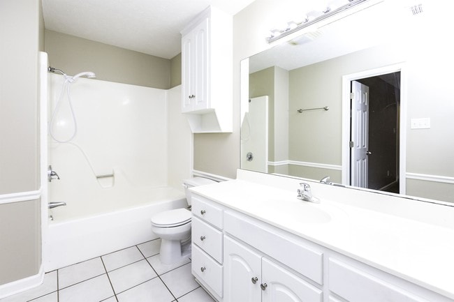 Building Photo - 17 Hillside Cove