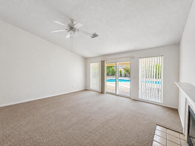 Building Photo - 68412 Descanso Cir