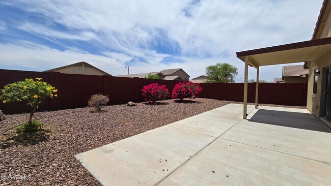 Building Photo - 23827 W Yavapai St