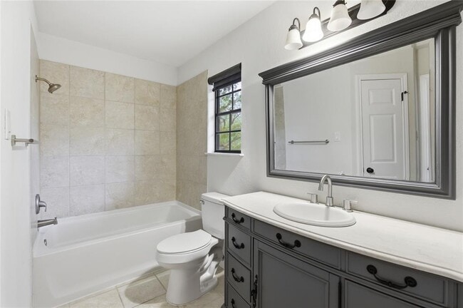 Building Photo - 2326 Dowd Ln