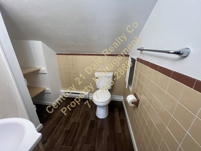 Building Photo - Clean Efficiency with ALL UTILITIES INCLUDED