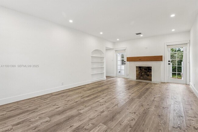 Building Photo - 3002 Segovia St