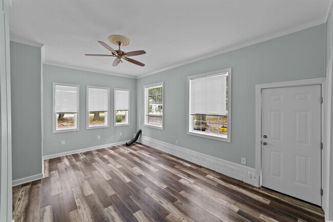 Building Photo - 1401 Twin Oaks Dr