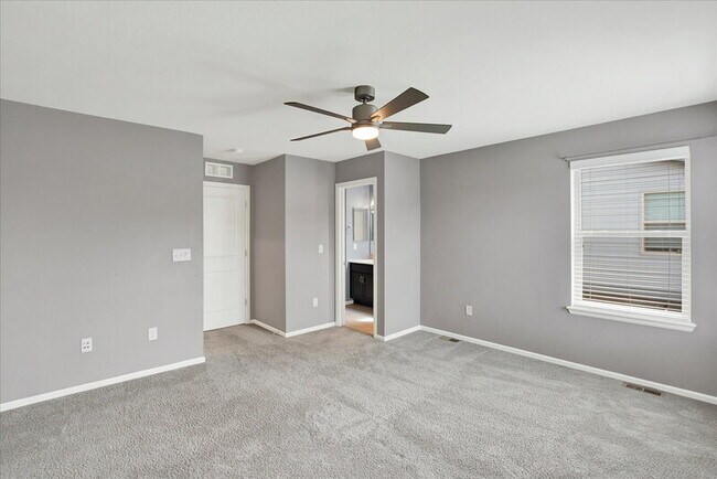 Building Photo - 9318 E 58th Dr