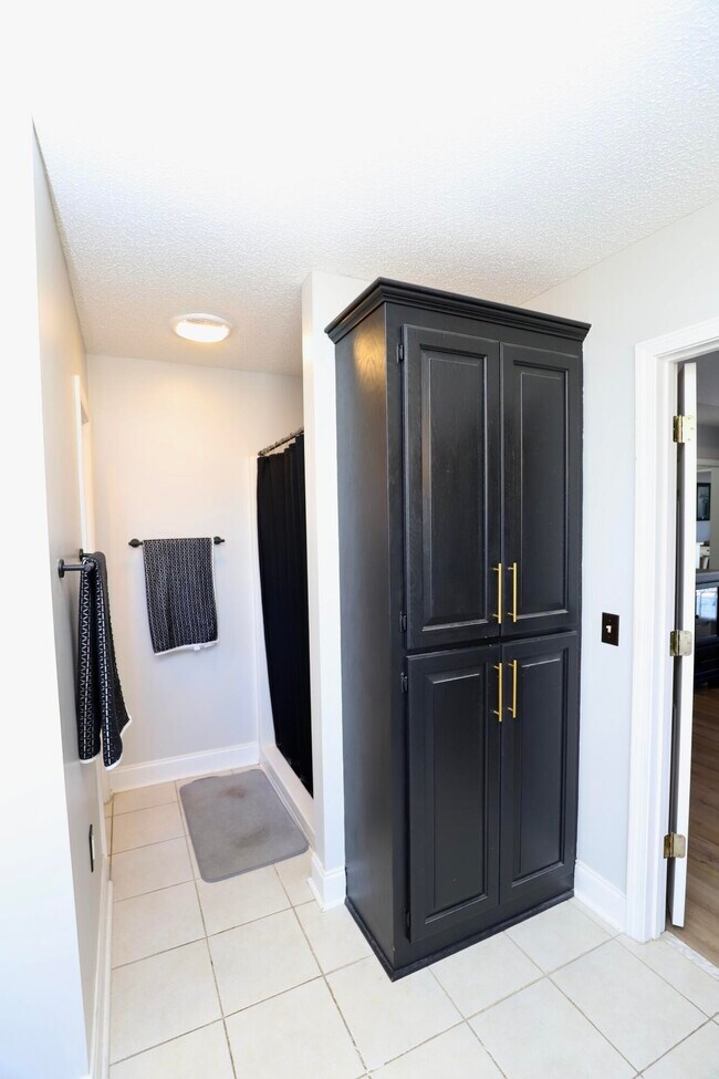 Building Photo - 3245 Arborwood Dr