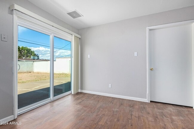 Building Photo - 6134 W Mulberry Dr