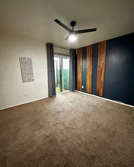 Building Photo - 2619 E Windsor Ave