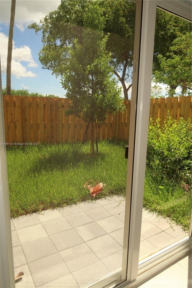 Building Photo - 1517 SE 27th Dr