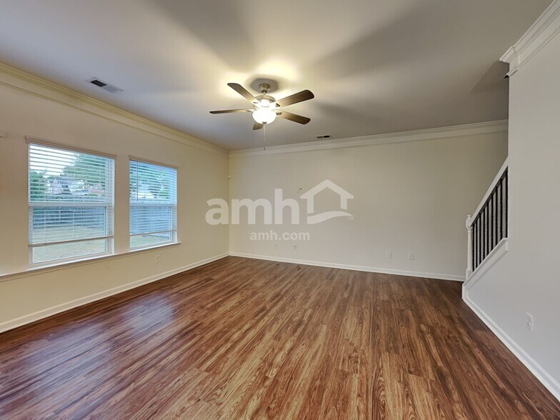Building Photo - 3145 Yachet Ct SW