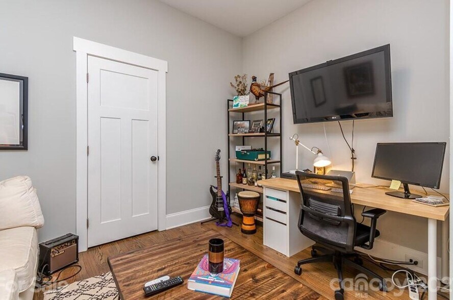 Building Photo - 1832 Pegram St