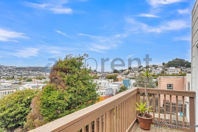 Building Photo - 280 Prague St