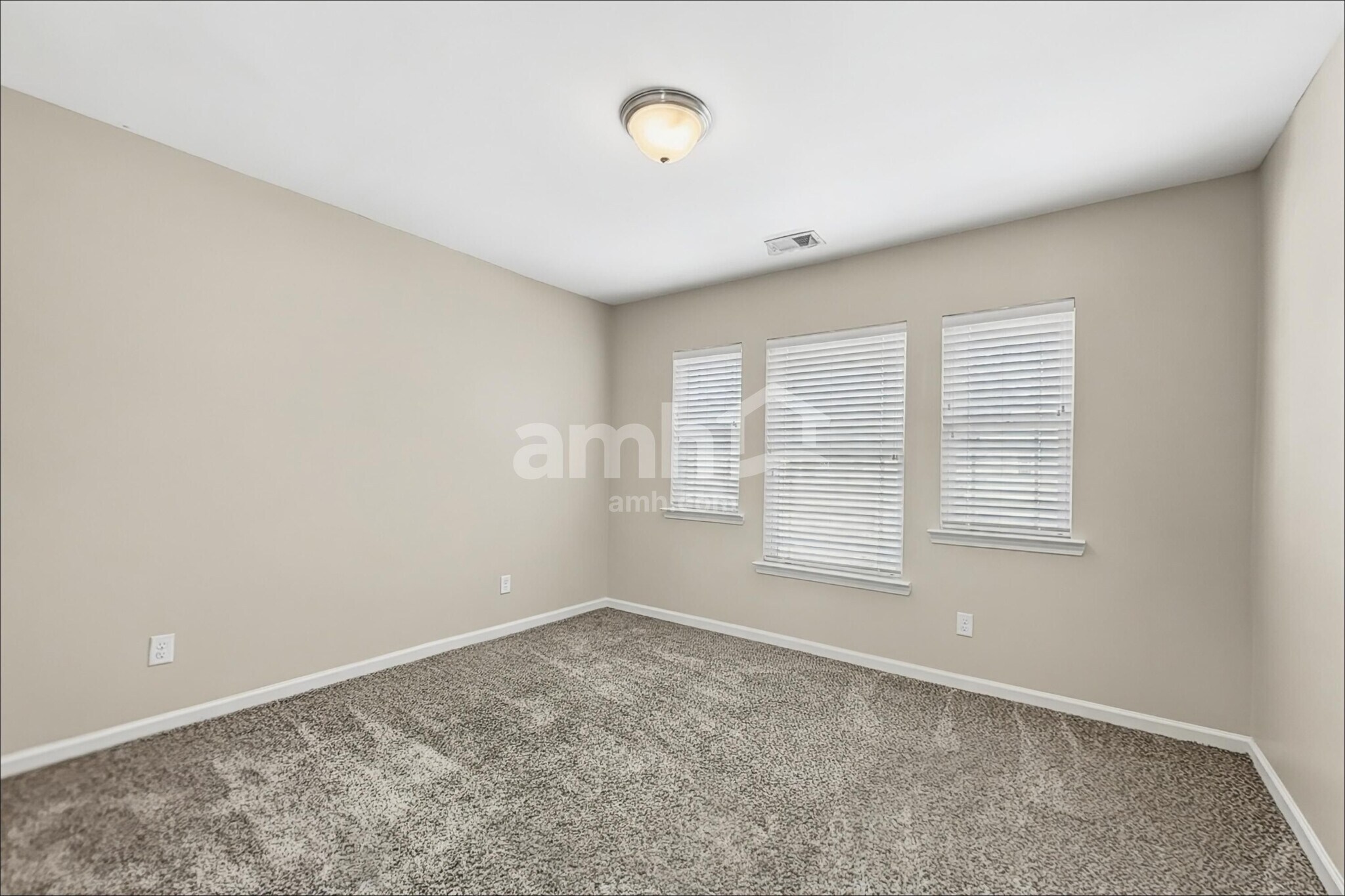 Building Photo - 50 Chey Hill Ln