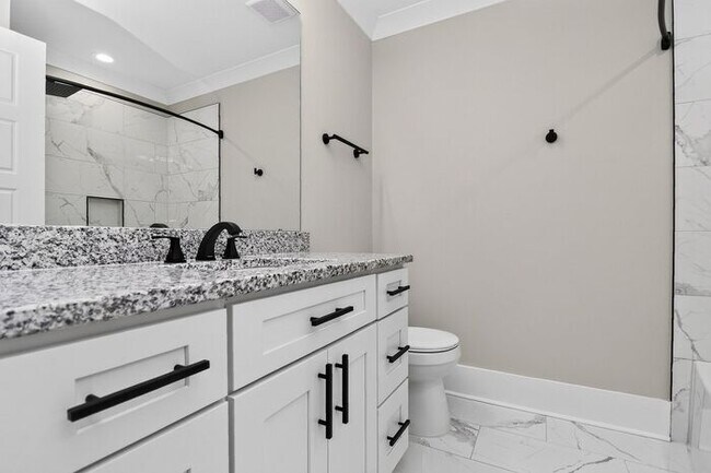 Building Photo - Beautiful 3BD/2.5BA Single Family Home in Reid Park!
