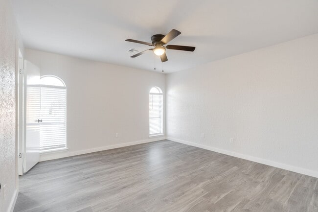 Building Photo - 2704 NW 115th St