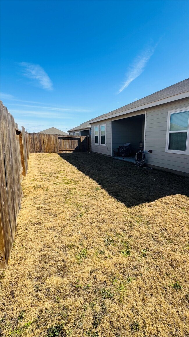 Building Photo - 4017 Silver Linden