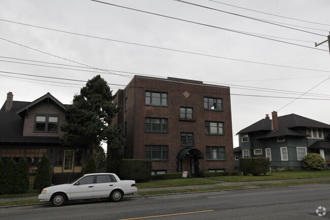 Building Photo - Elise Apartments