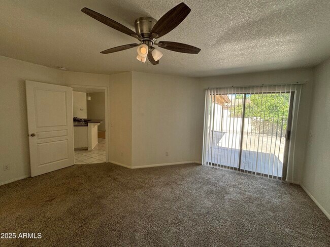 Building Photo - 1421 Laree Ave