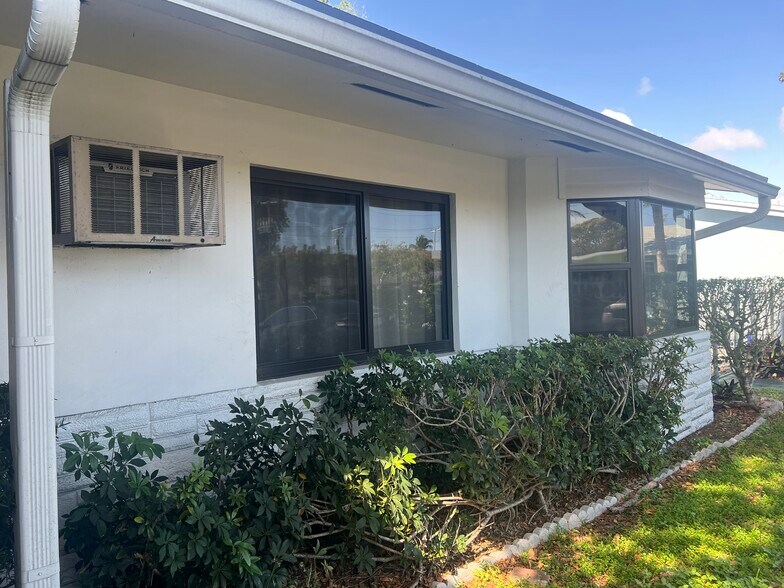 Building Photo - 5851 NE 18th Ave