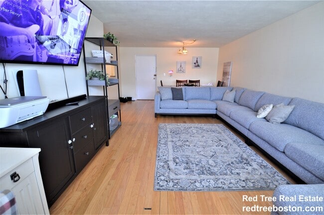 Primary Photo - 5051 Washington St