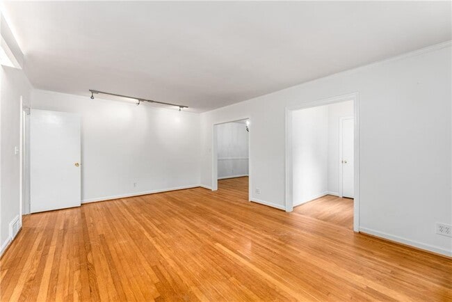 Building Photo - 1469 Clairmont Rd