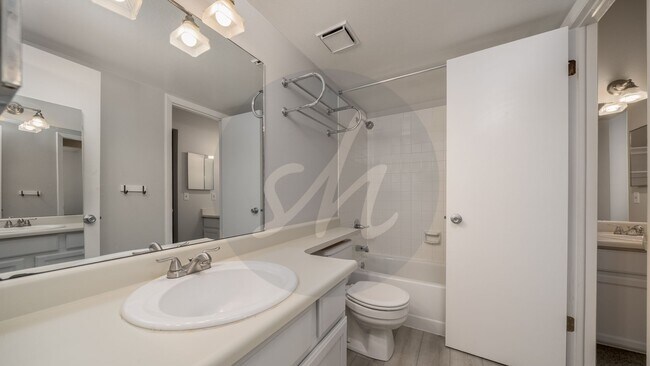 Building Photo - Westside Condo