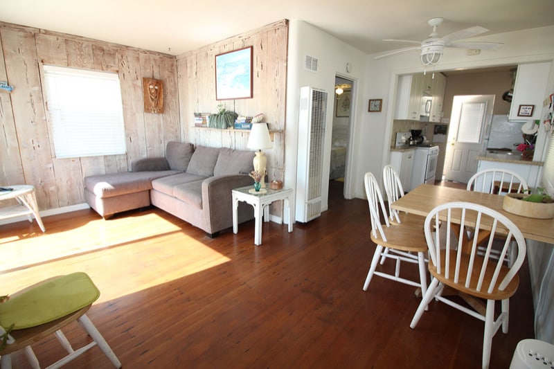 Building Photo - 3829 Ocean Front Walk