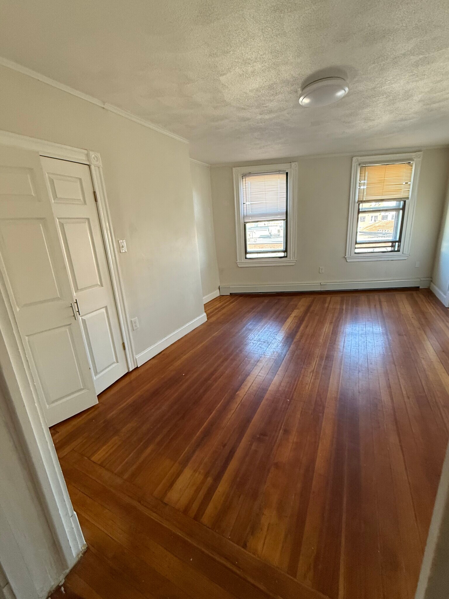 Building Photo - 428 Chelsea St